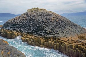 SCOTLAND - Staffa Rocks